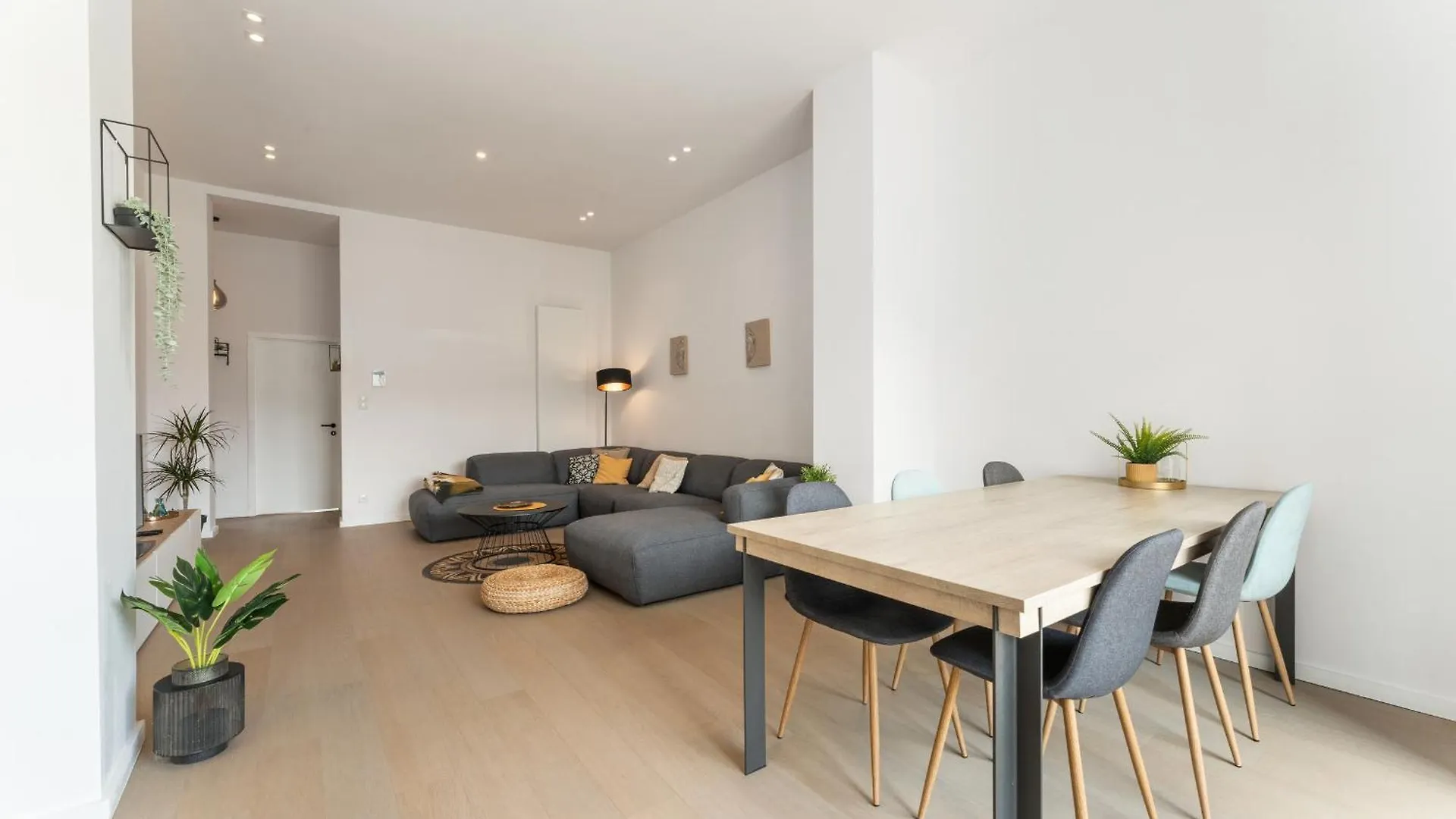 Apartment Prachtig Appartement Aan Zee Met 2 Terrassen - 4P Ostend Belgium